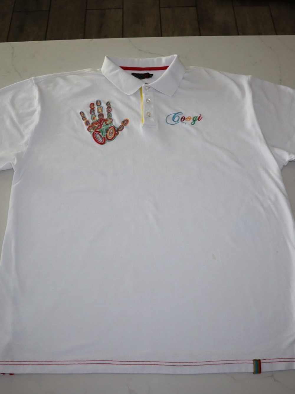 COOGI VINTAGE White Polo with Multicolor Embroidered Hand and Logo